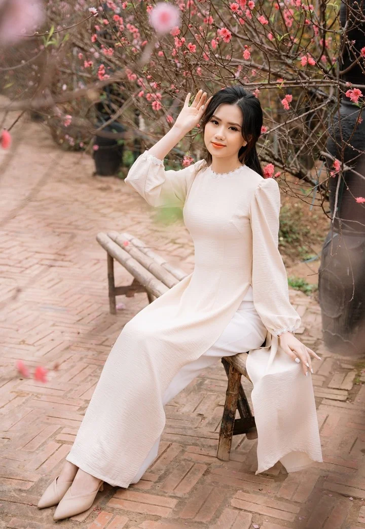 Tạo ảnh Tết áo dài AI - hoa mai vàng rực rỡ - Ảnh Tết AI