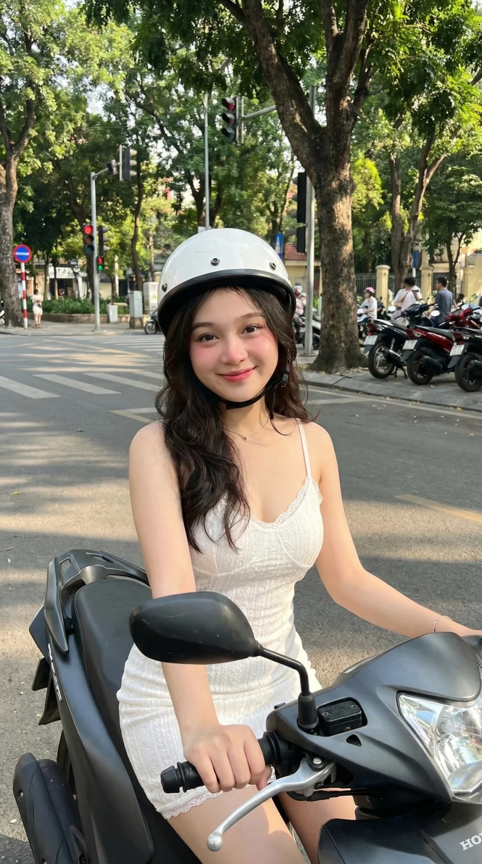 Ghép ảnh AI - Close-up: Dạo Phố Hè - mẫu Ghép ảnh AI