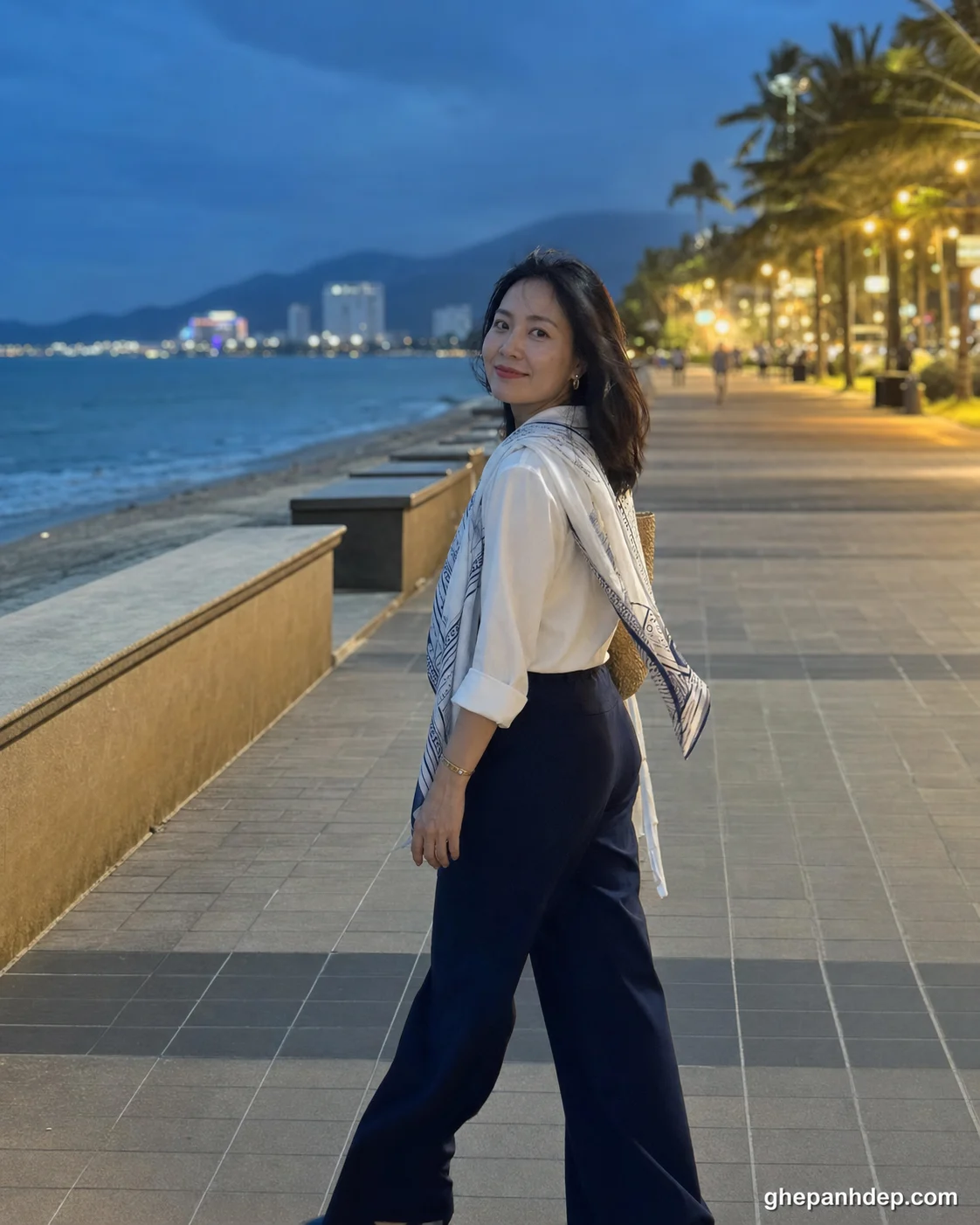 Ảnh dạo biển Đà Nẵng lúc blue hour - mẫu Ảnh đi biển
