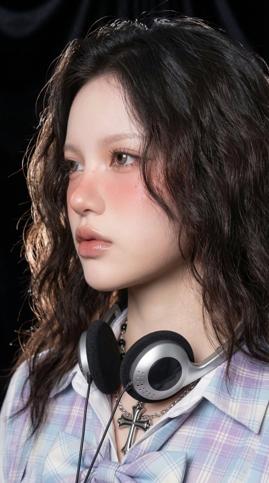 Chân dung nữ rõ nét, makeup nhẹ - Ảnh 3