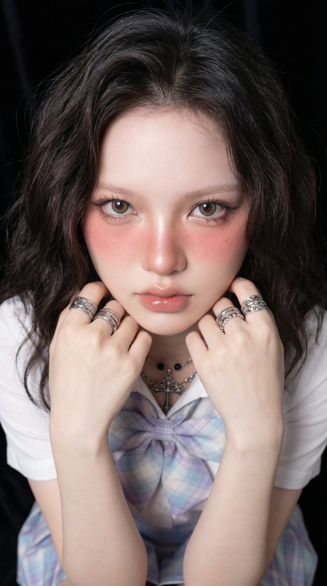 Chân dung nữ rõ nét, makeup nhẹ