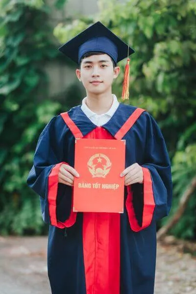 Tốt nghiệp