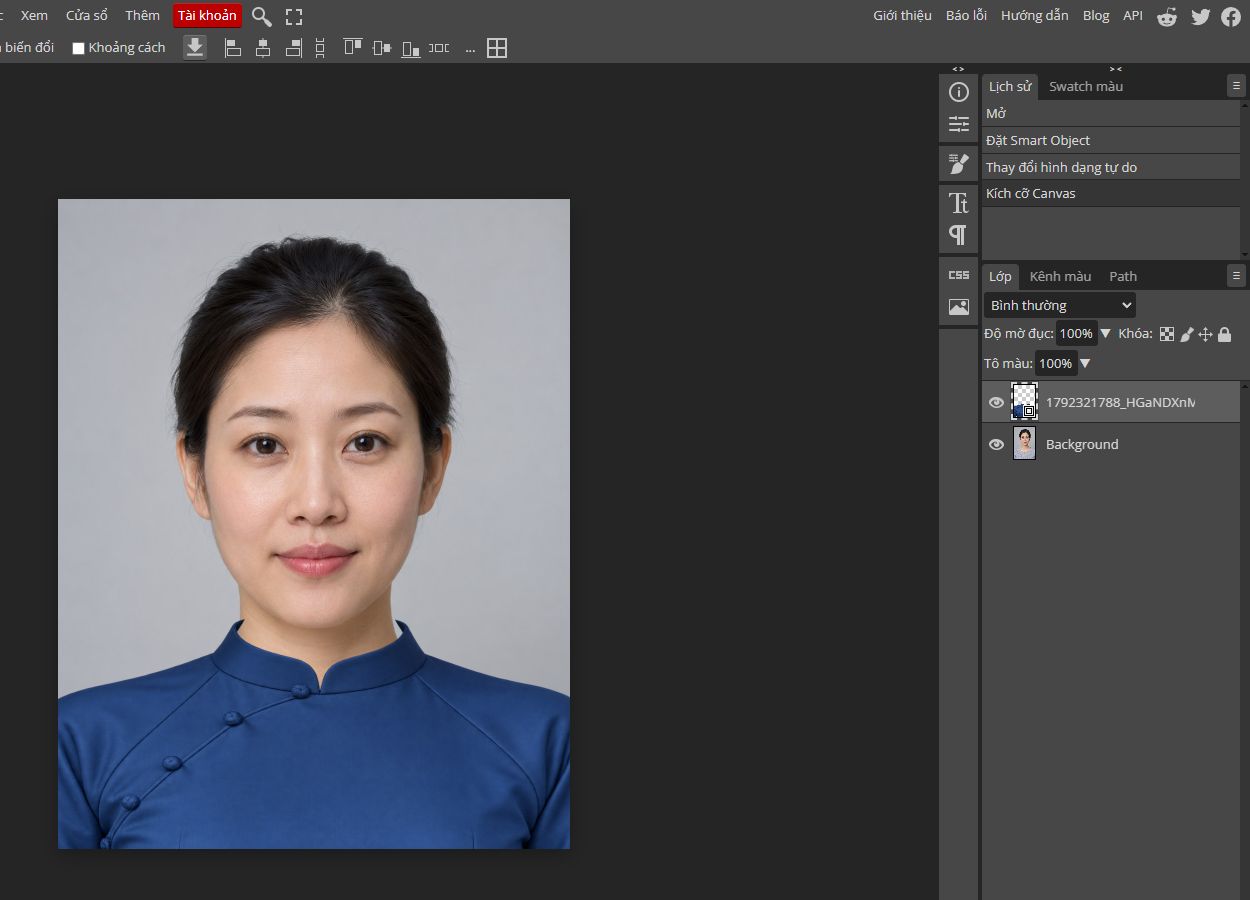 Photopea thật sau khi ghép, lớp áo PNG nằm trên Background chân dung và lịch sử có bước biến đổi, cắt canvas
